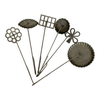 Lot de fer moule à beignets formes diverses