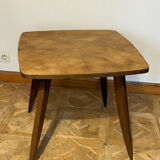 Coffee table with tapered legs