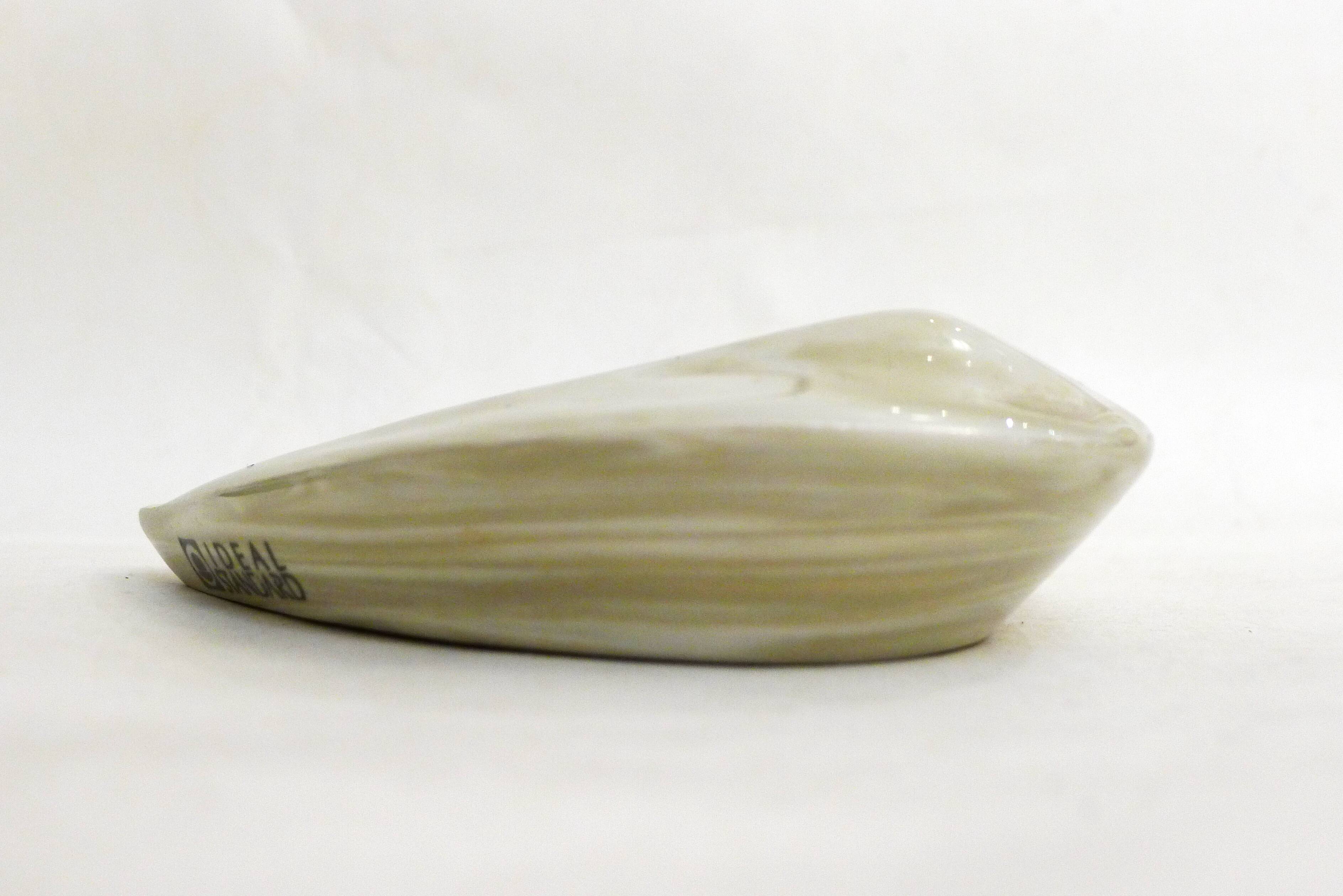 Marbled ceramic soap dish