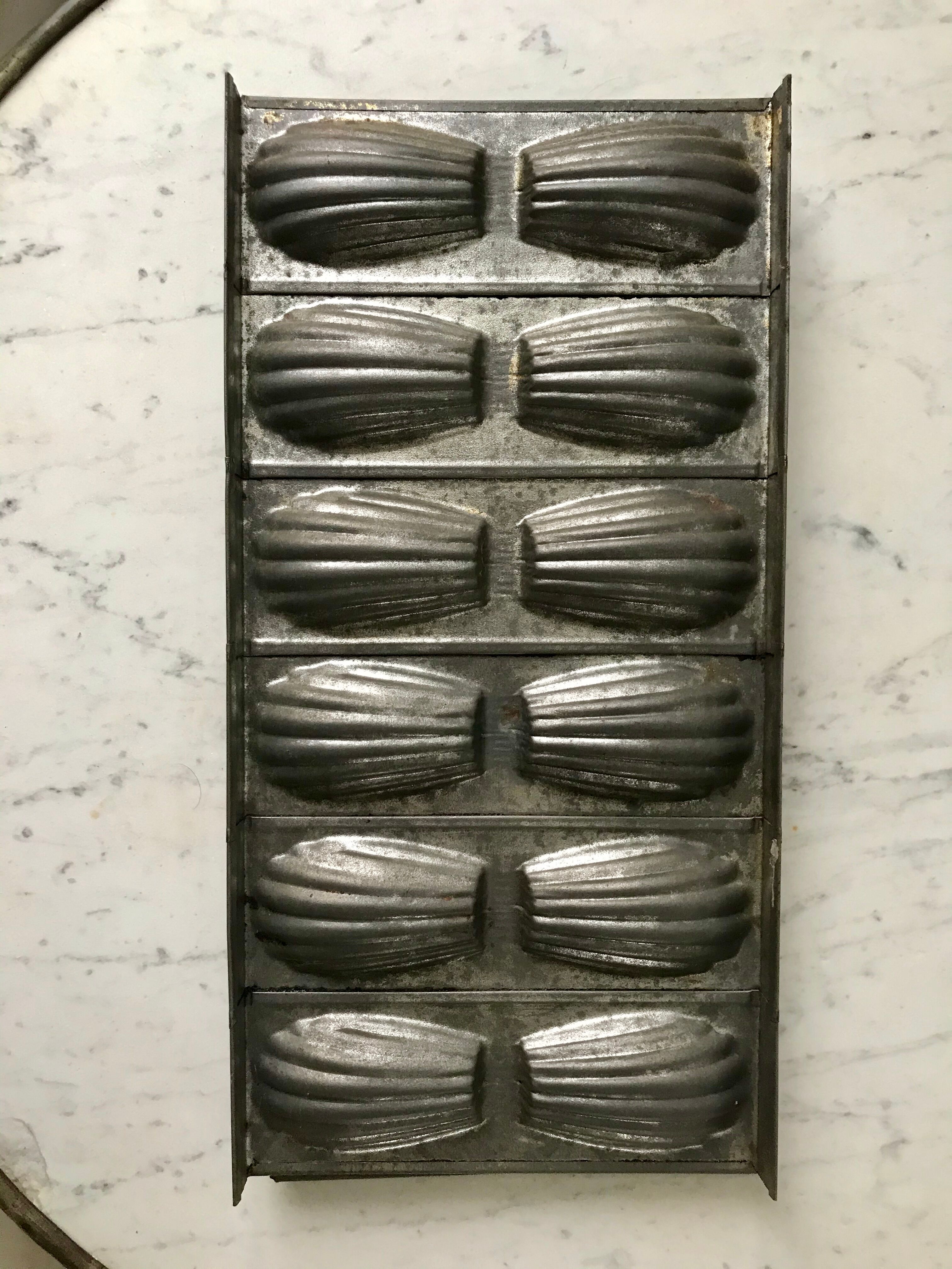 Duo de moules à madeleines anciens début xxème