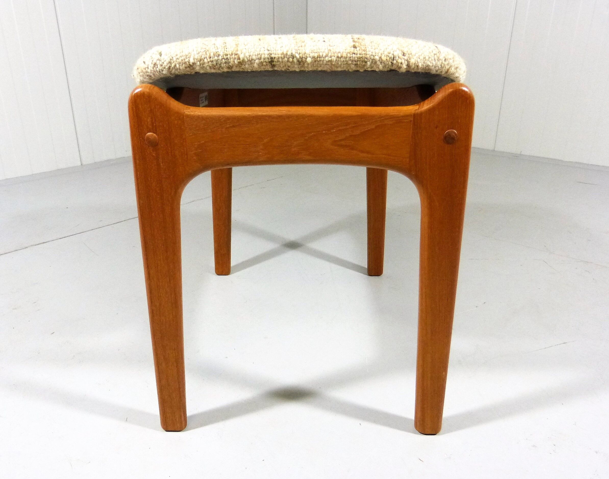 Modèle de tabouret en teck vintage 49 par Erik Buch pour O.D.Mobler A-S, Danemark