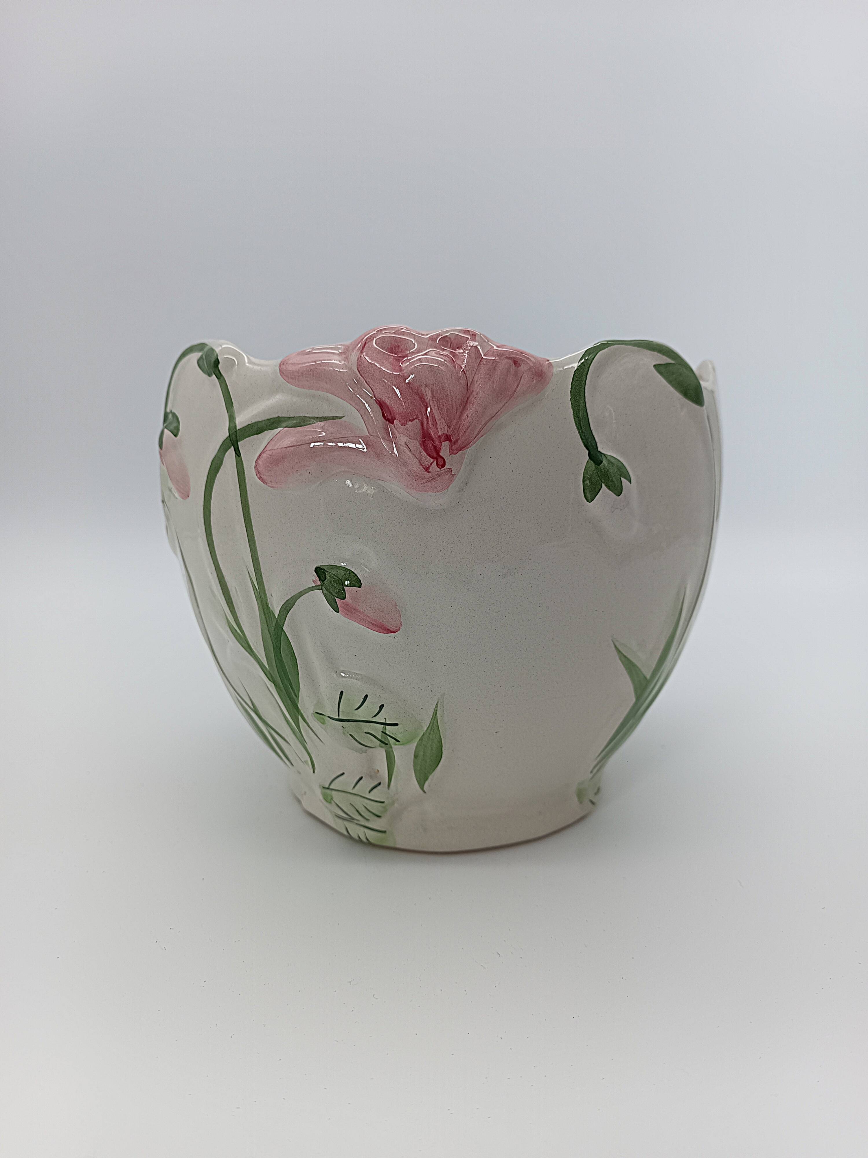 Vintage ceramic cache-pot with floral relief (Barbotine) – Ø 20 cm