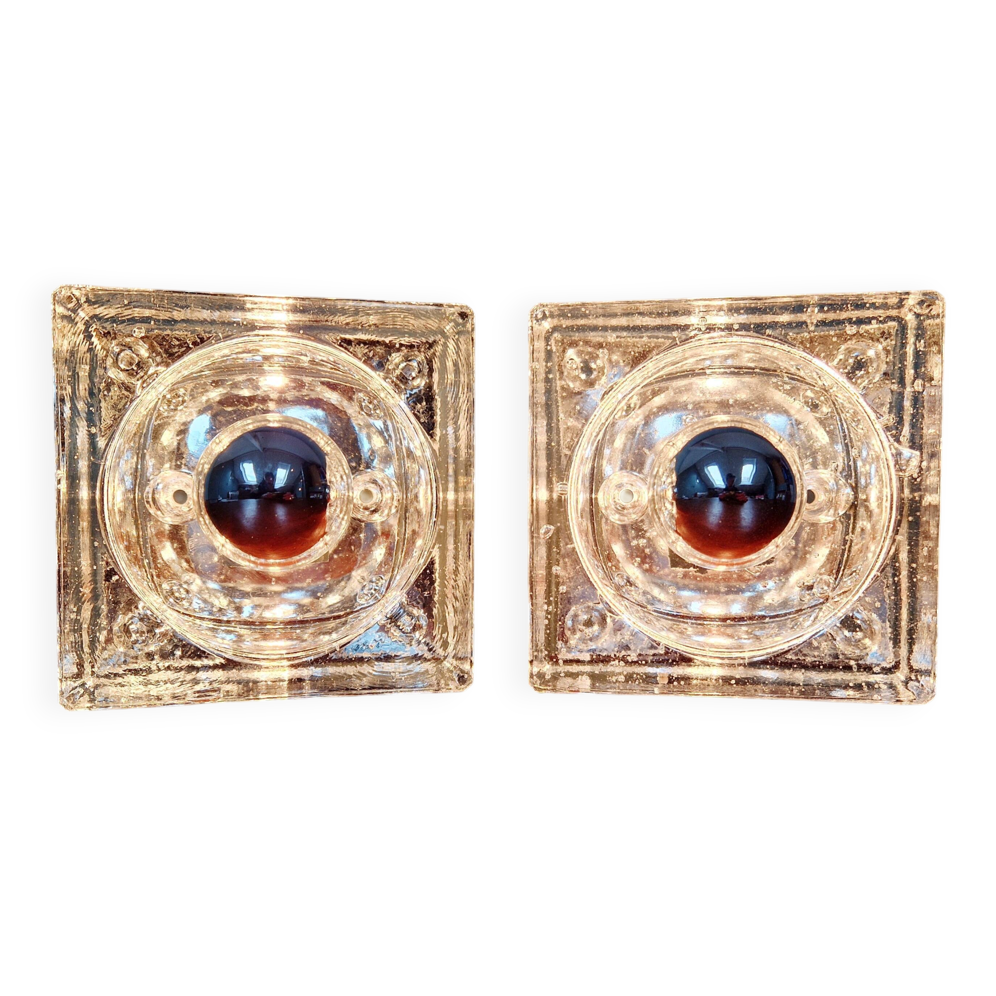 Pair of Ice Cube wall sconces in transparent bubbled glass, 1970s.