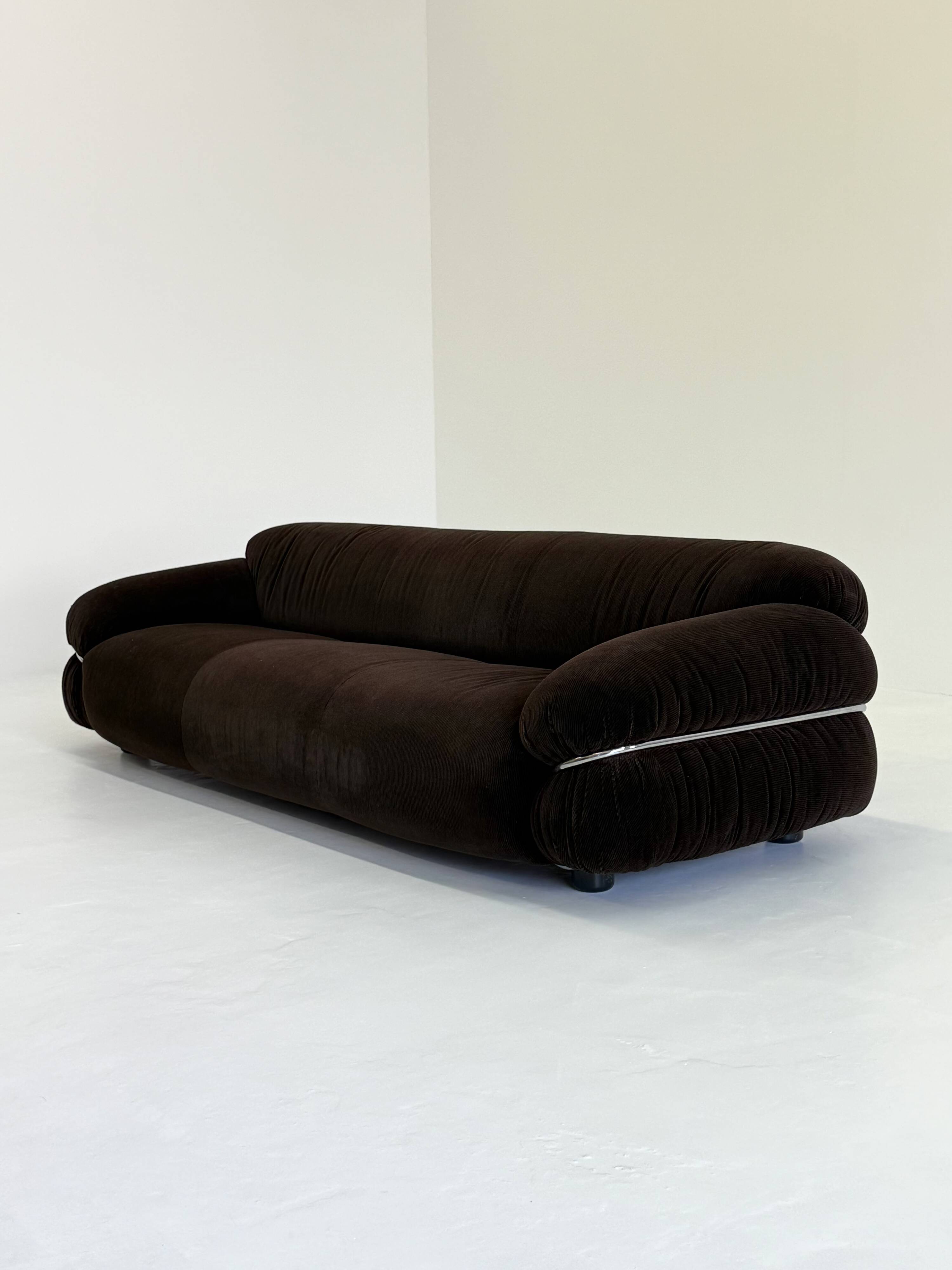 Dark brown vintage Sesann sofa Gianfranco Frattini for Cassina
