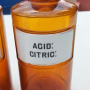 Pair of bottles at pharmacy glass labels porcelain 19th