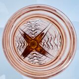 Vase en verre rose