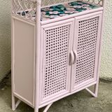 Étagère en rotin rose poudrée