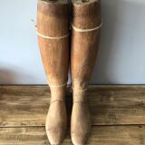 Old booted booted boots