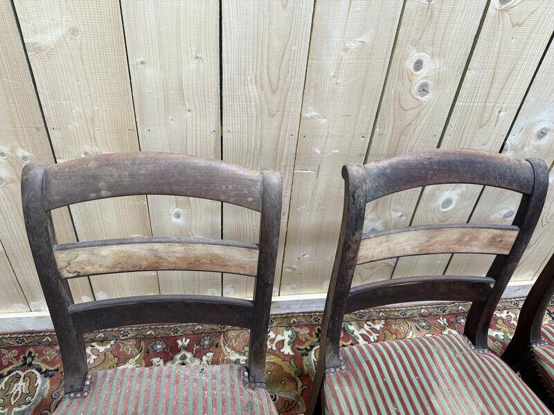 Suite de 6 chaises époque Restauration à restaurer