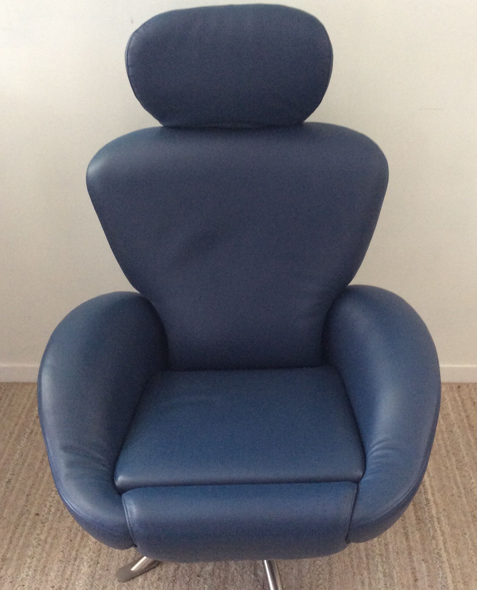 K10 Dodo Cassina heating chair by Toshiyuki Kita