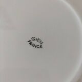 Duo d’assiettes à dessert Gien décor floral bleu et mauve peint à la main