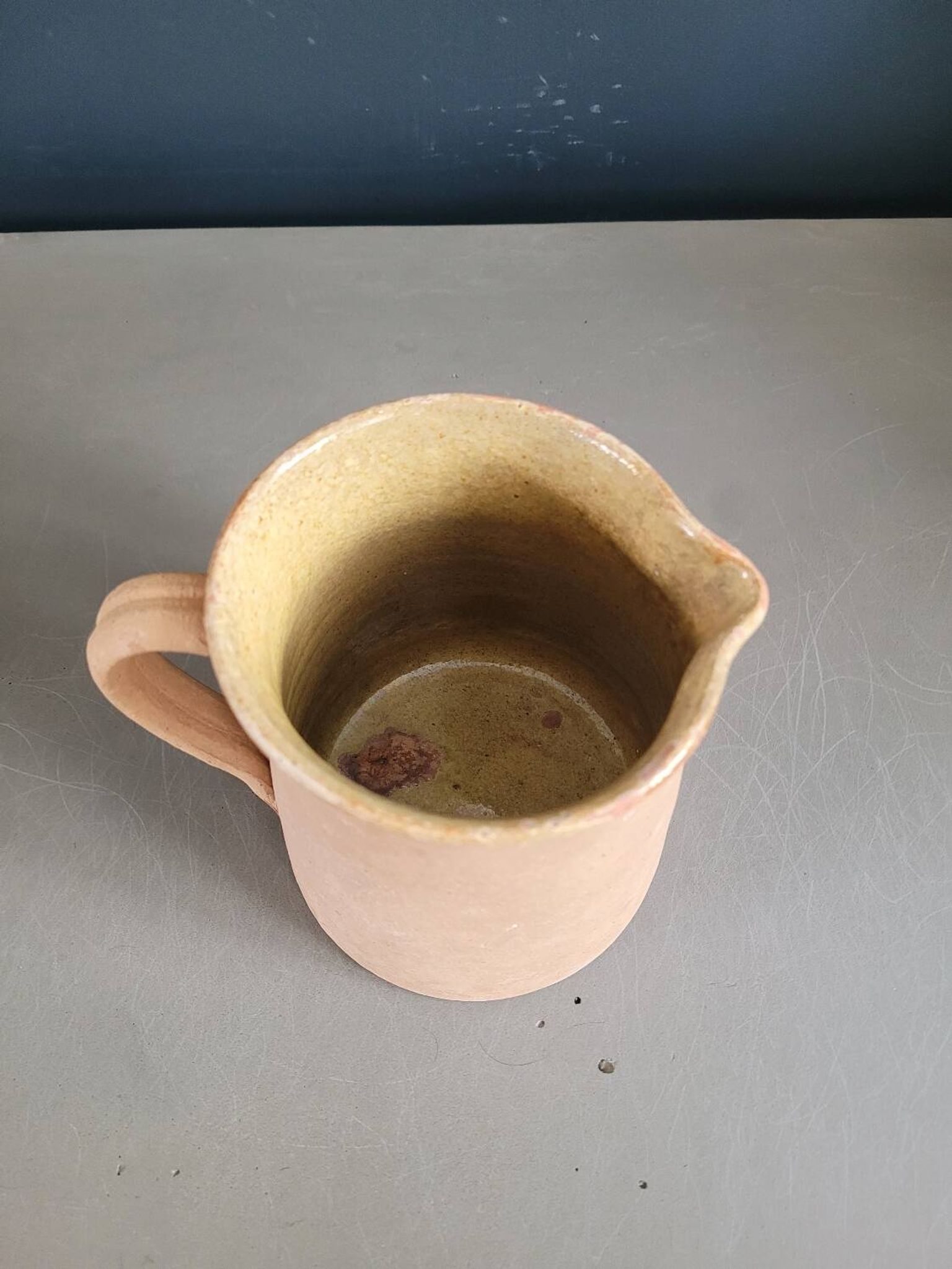 Pichet pot à lait ancien en terre cuite vernissée