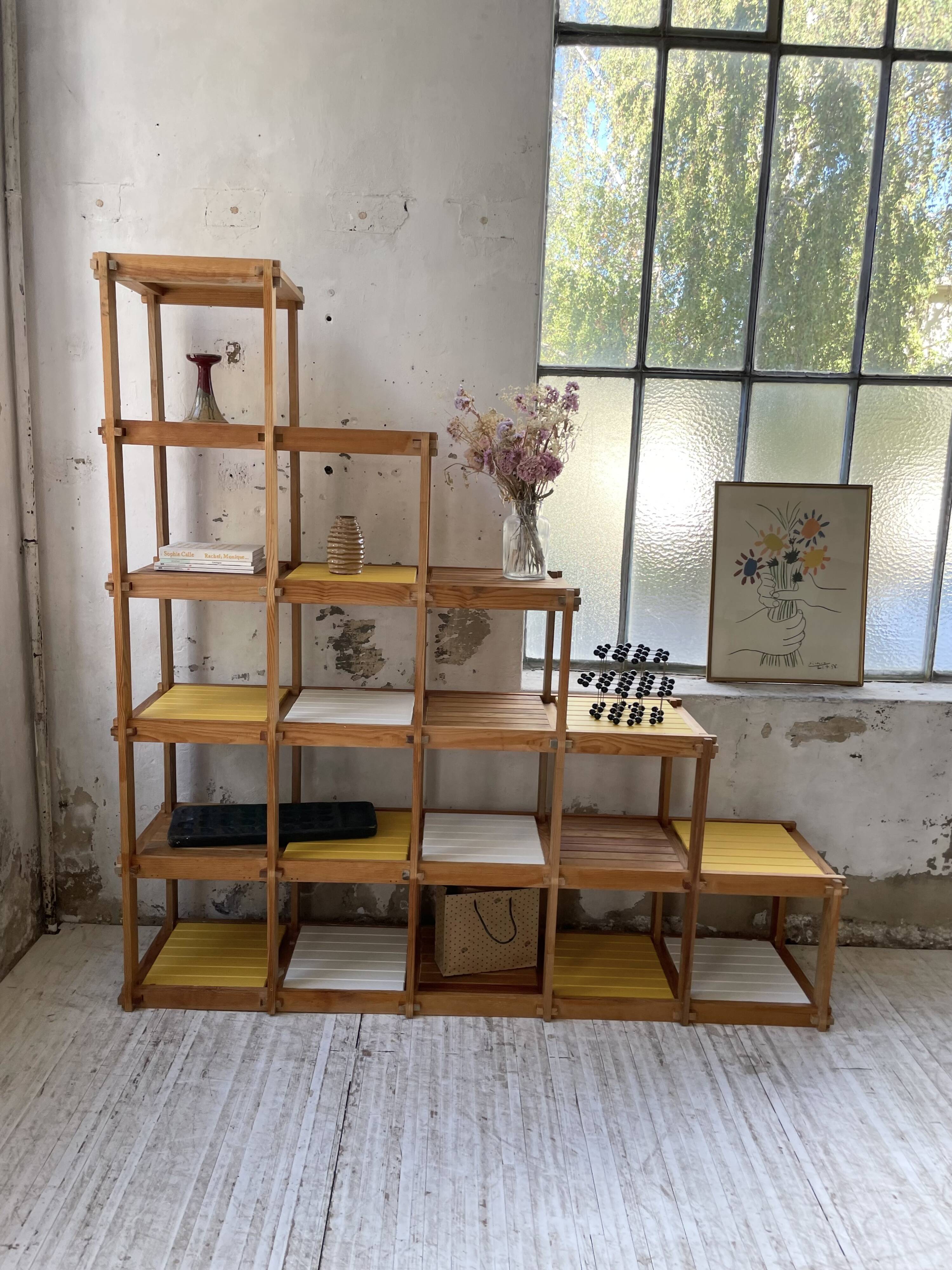 Bauhaus Maison Regain yellow white shelf