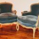 Paire de fauteuils bergères de style Louis XV