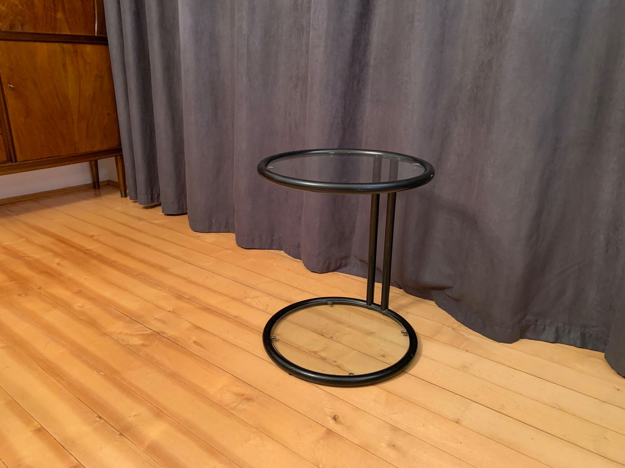 Mobil Metal side table, Italy, 1980s.