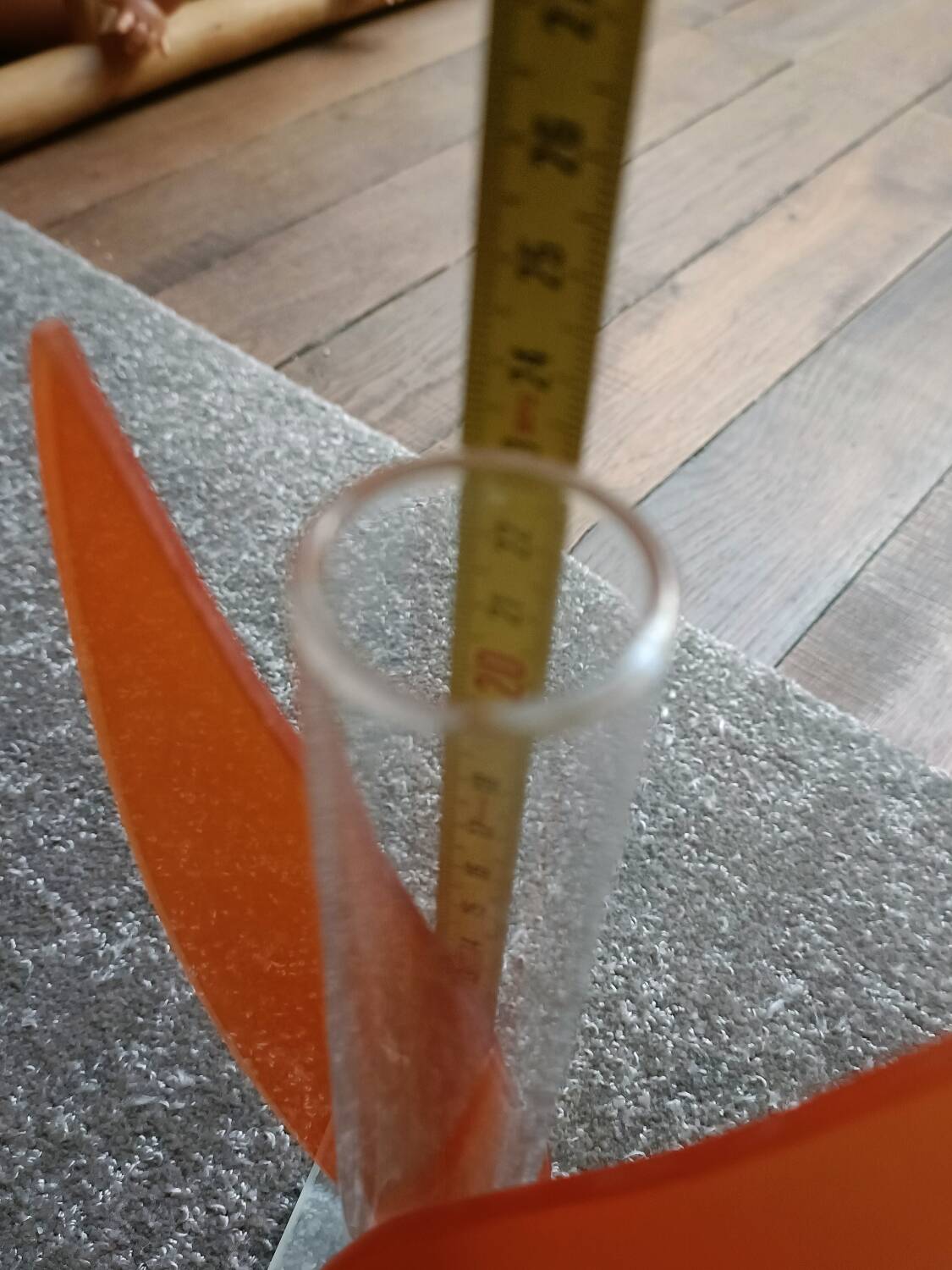 Vintage orange soliflore