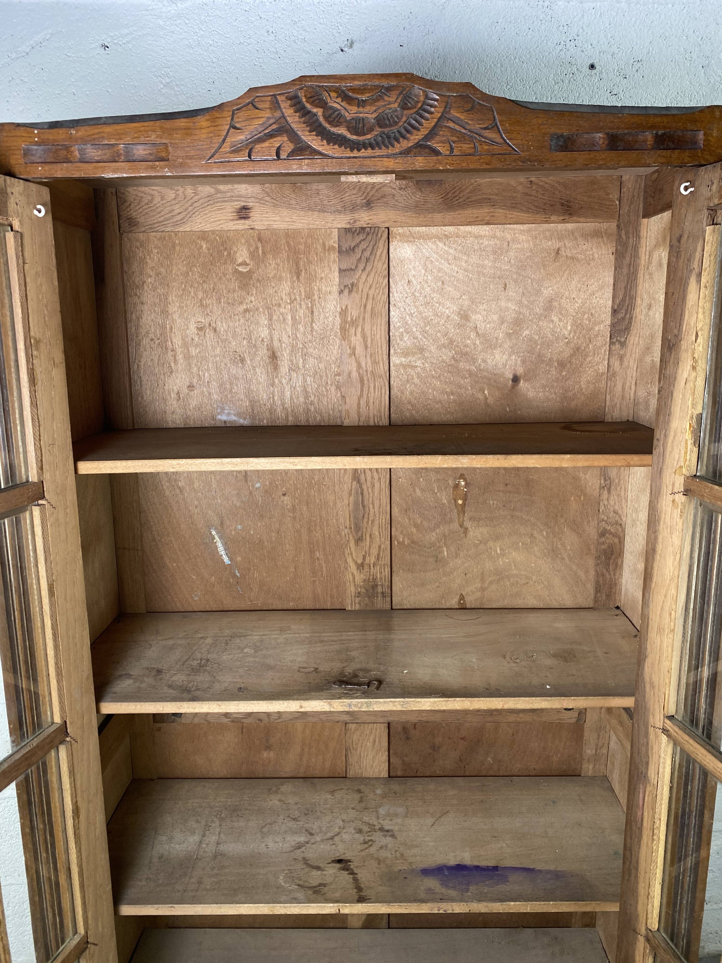 Art-Deco glass cabinet