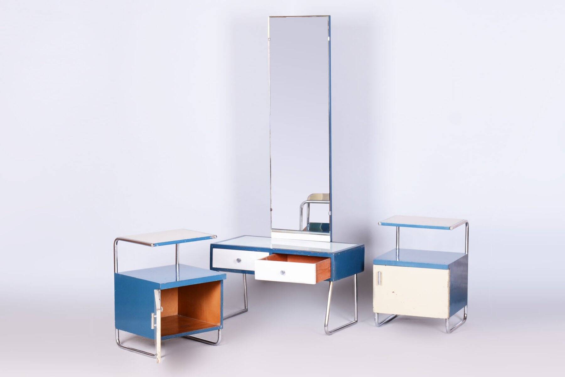 Czech Bauhaus Bedside Tables in Chrome and Lacquered Wood, 1930s, Set of 2