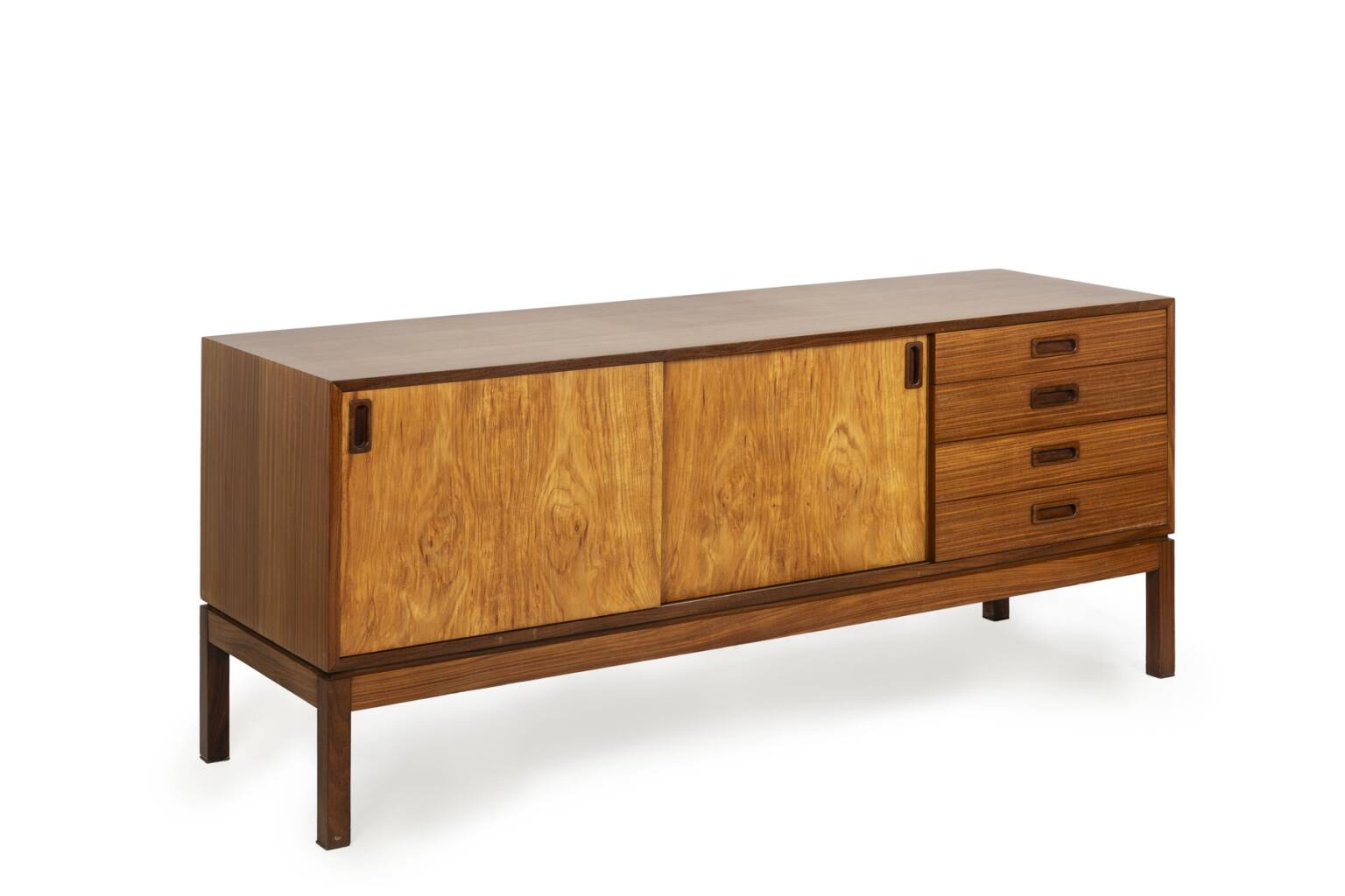 Buffet danois classique en teck. Danemark, années 1970.