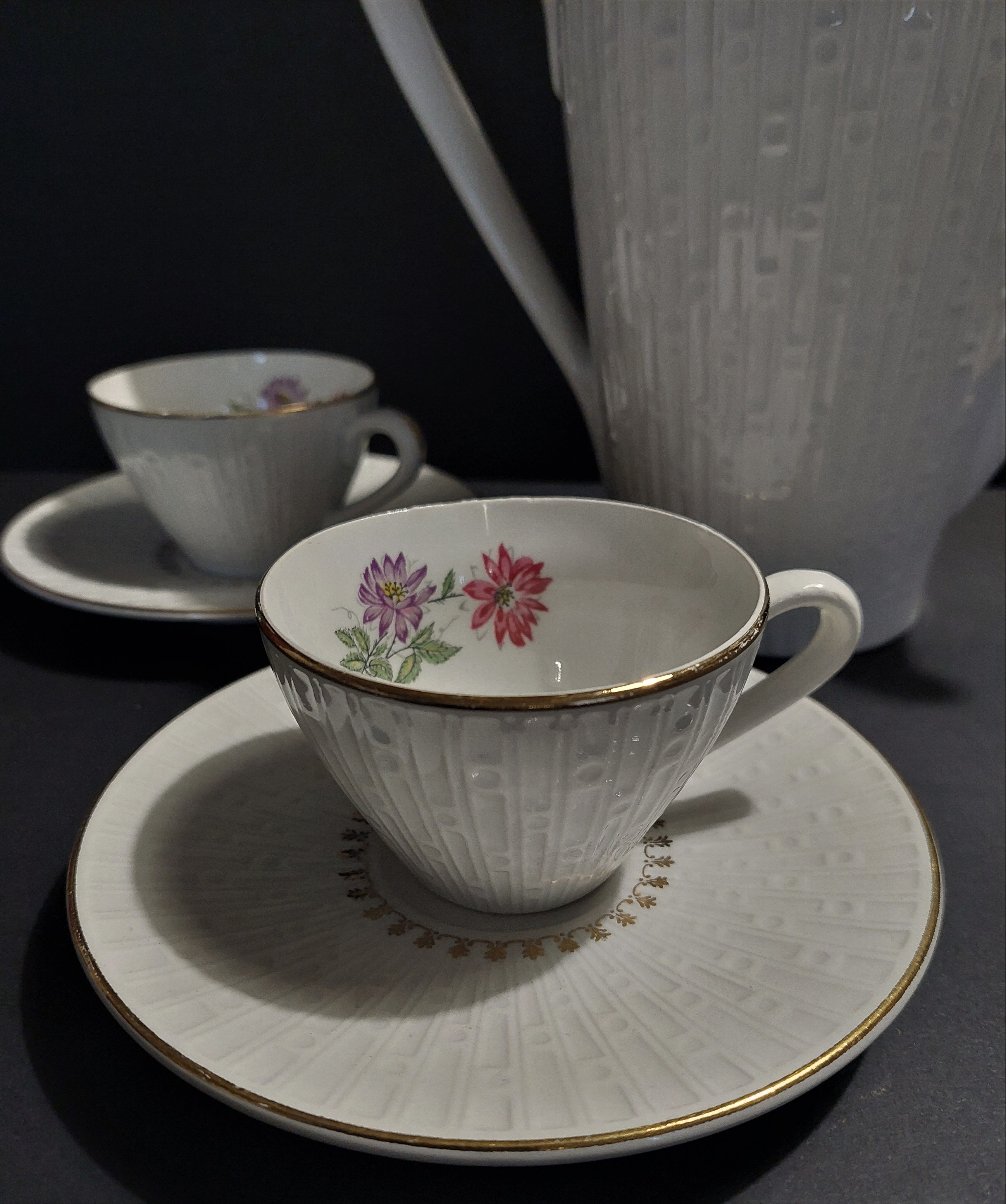 Pouring coffee service and two cups Lunéville KG mid-twentieth