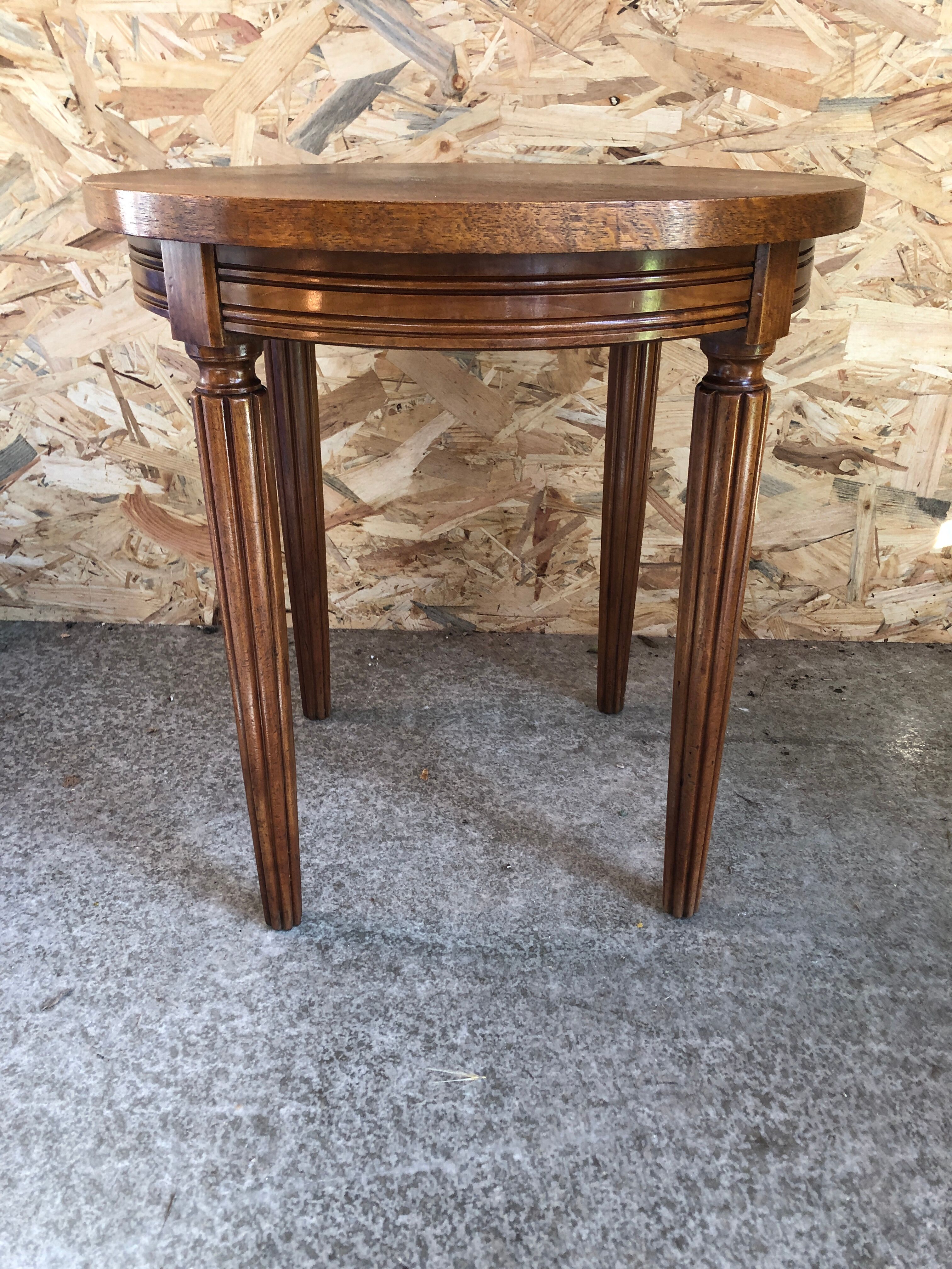 Old coffee table style louis XVI wood legs vintage columns