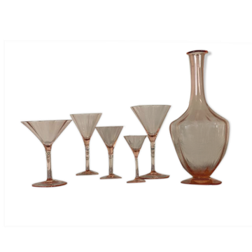 Service de 48 verres de couleur rose saumon, venise