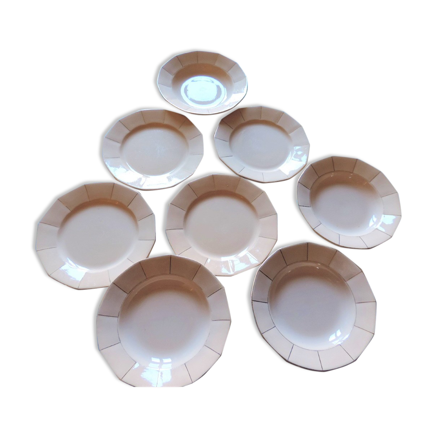 Set of eight pink plates in digoin sarreguemines