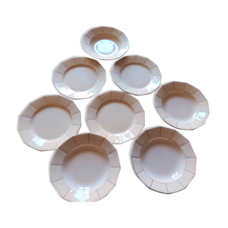 Set of eight pink plates in digoin sarreguemines