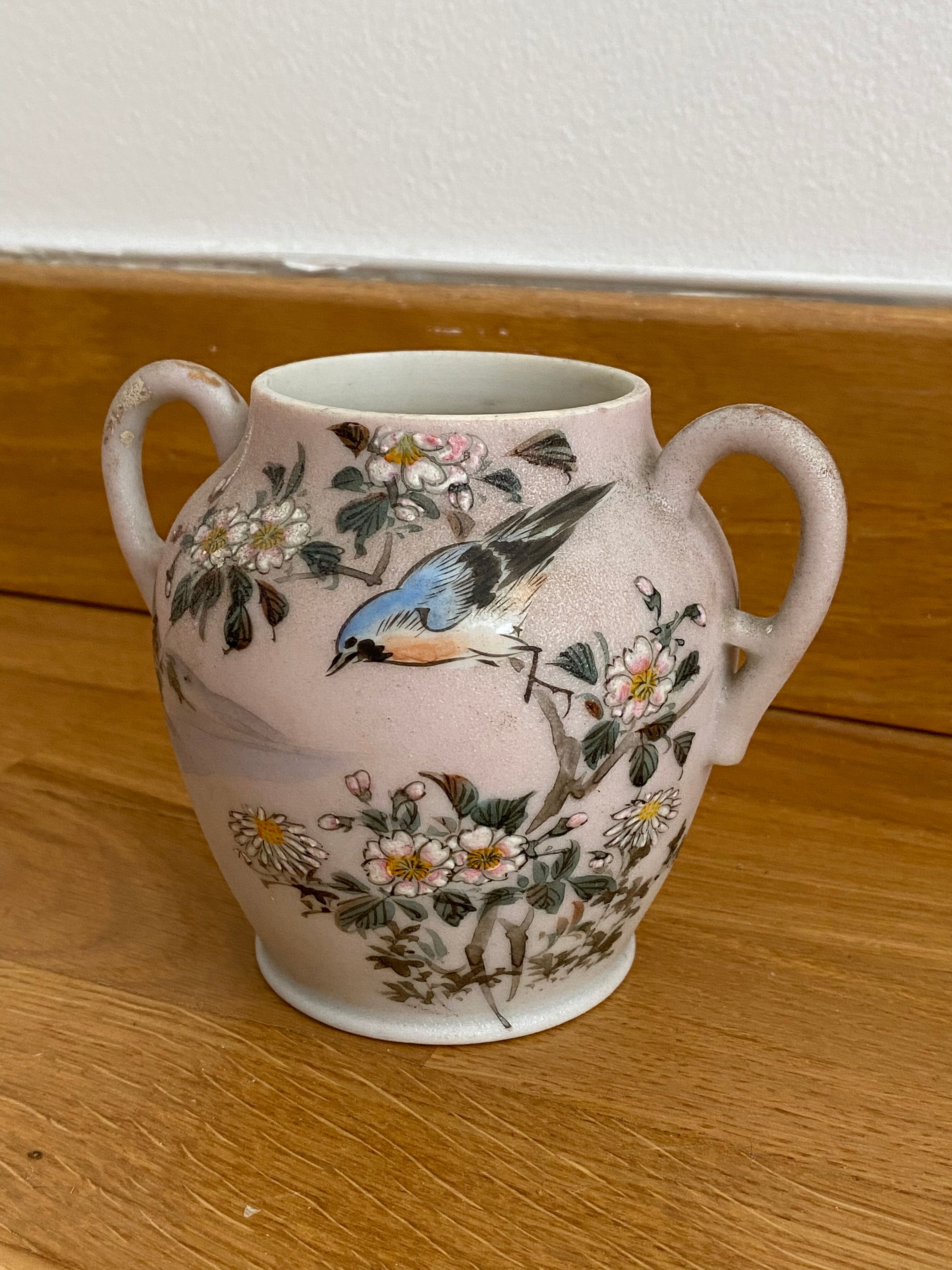 Pot japonais en céramique à décor peint d’oiseaux