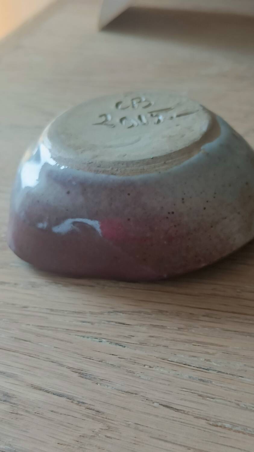 Heart-shaped ceramic trinket tray