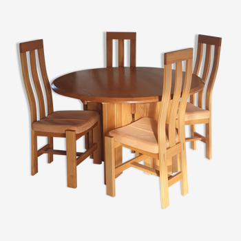 Dining room table and 4 chairs - Regain