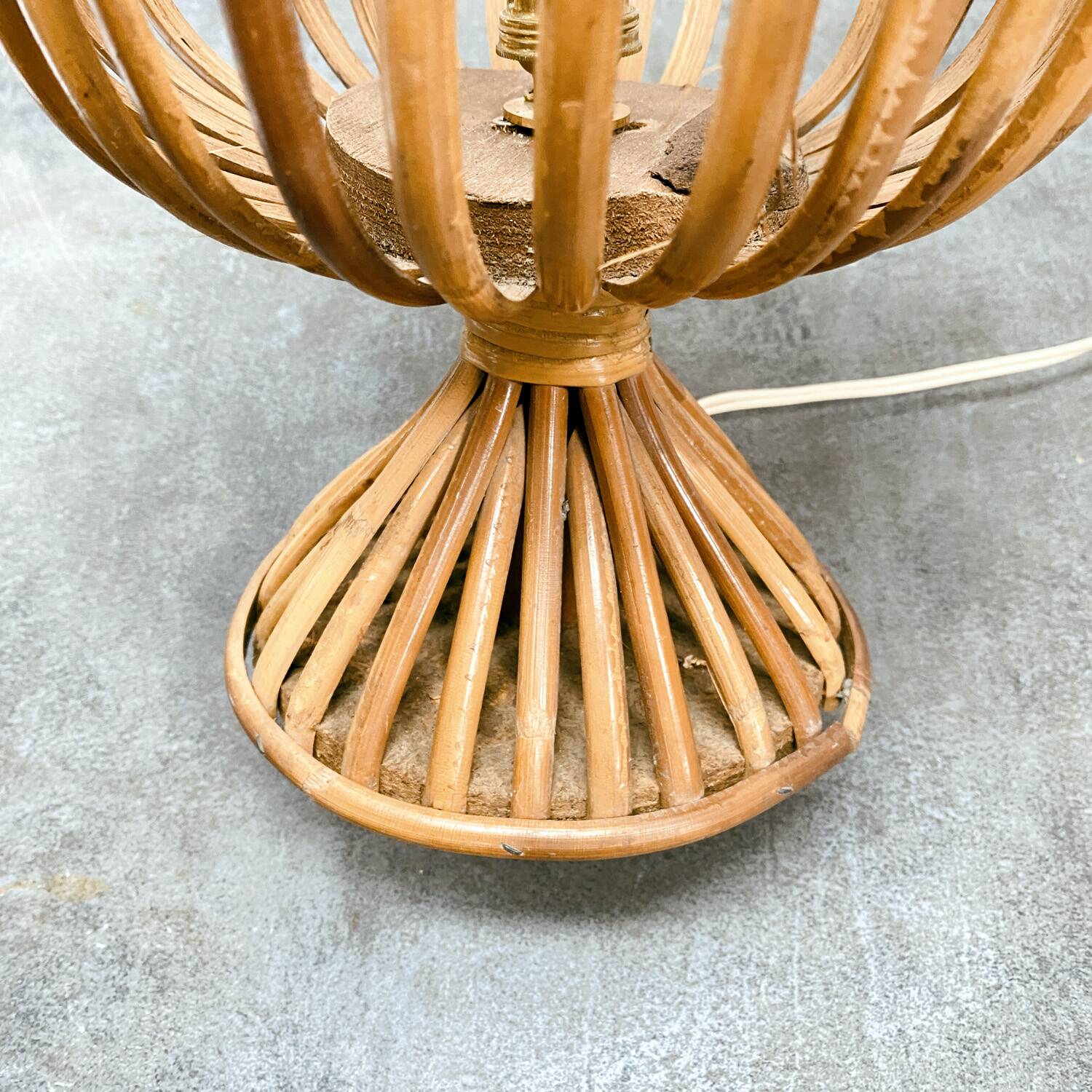 60's rattan lamp