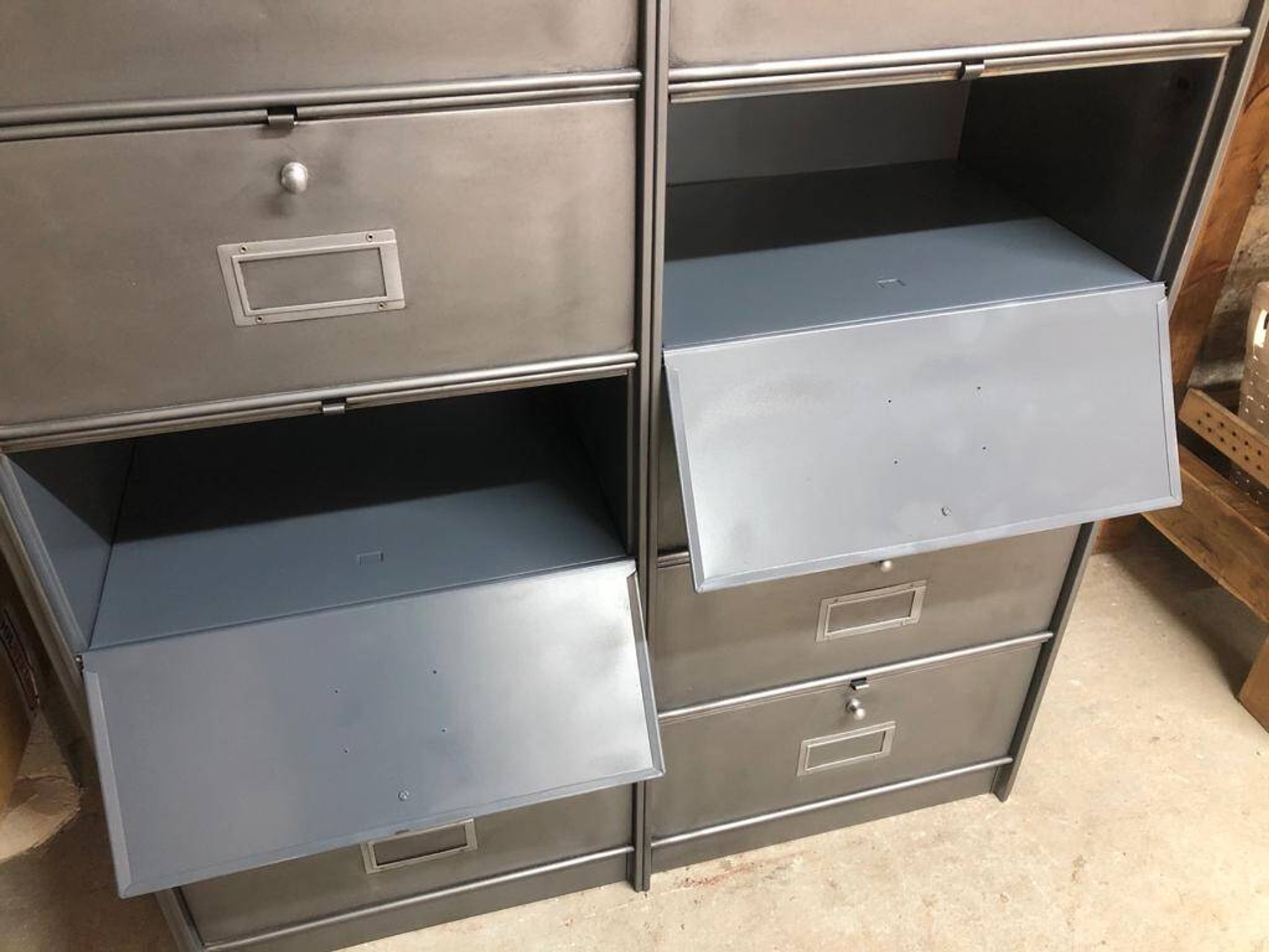 Ronéo industrial 10 flap storage unit with wooden and metal buttons