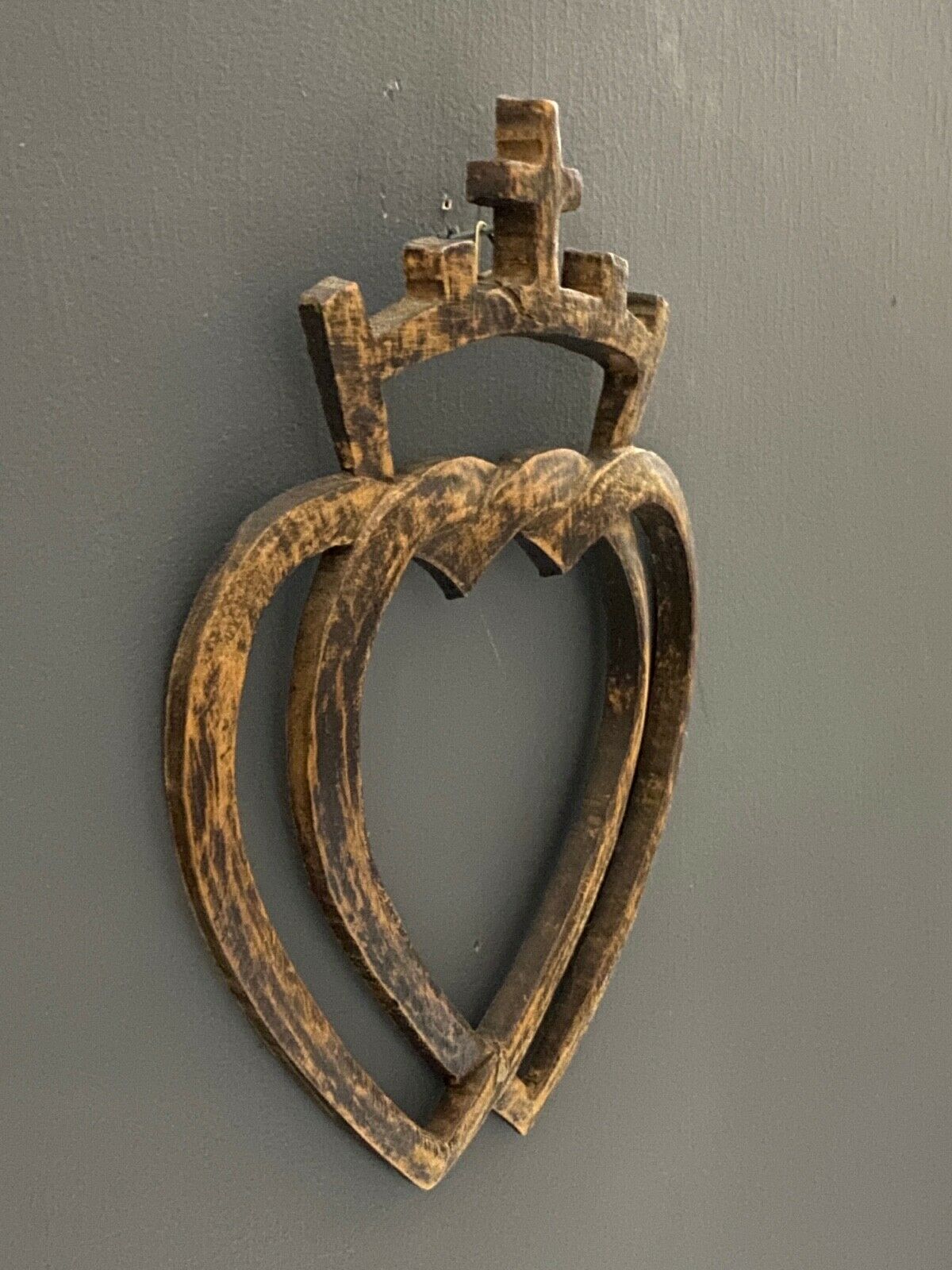 Heart vendeen wood carved xxeme folk art