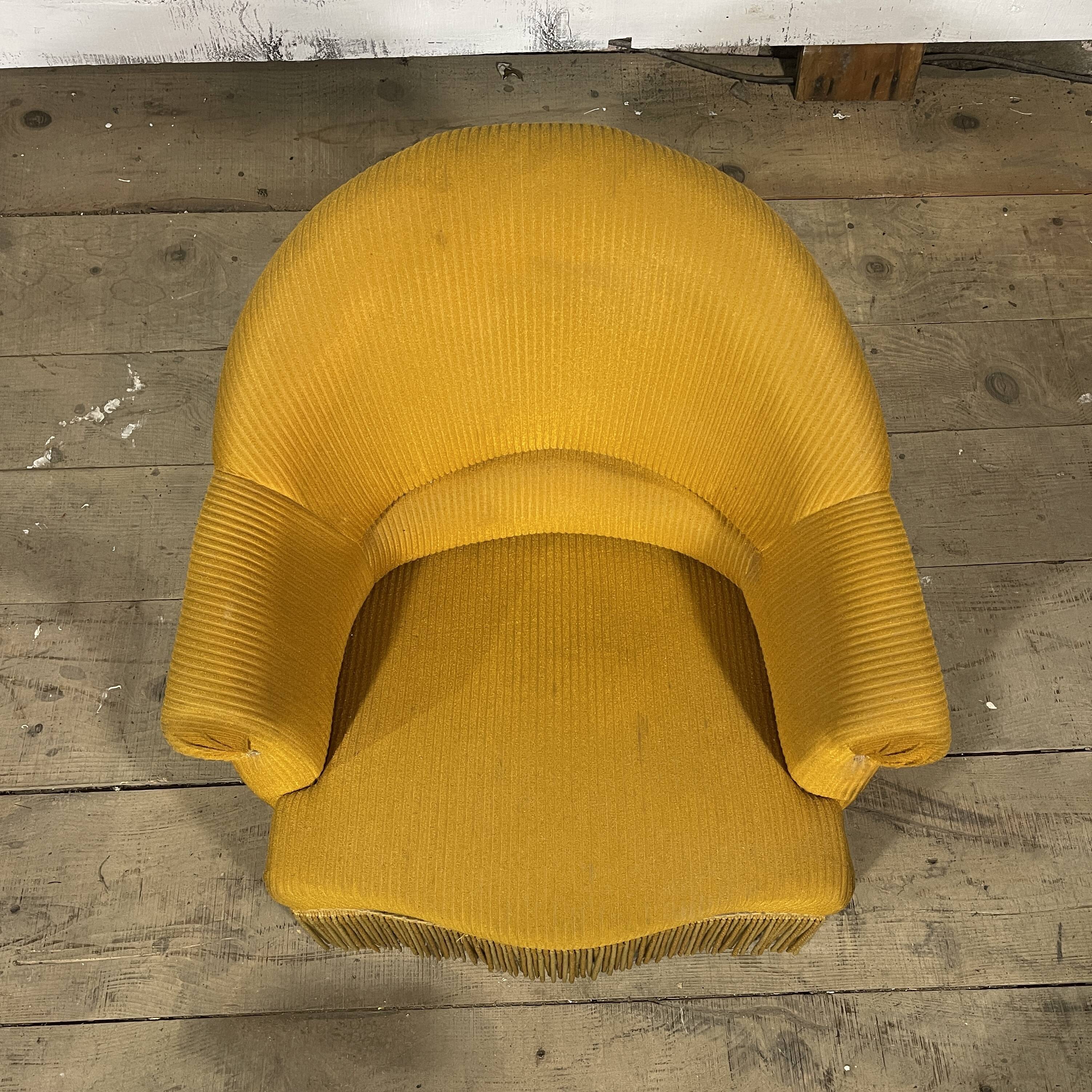Toad armchair