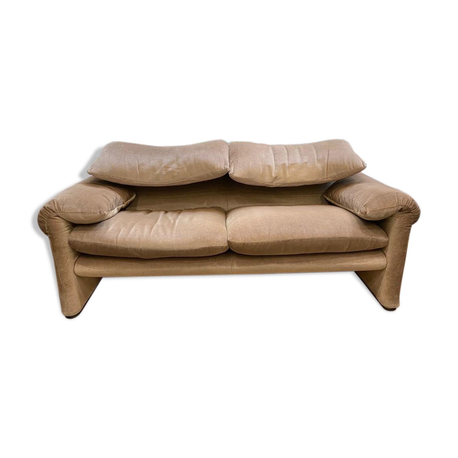 Maralunga sofa by Vico Magistretti