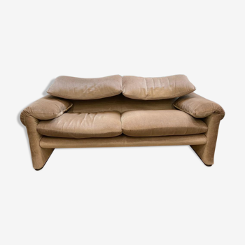 Maralunga sofa by Vico Magistretti