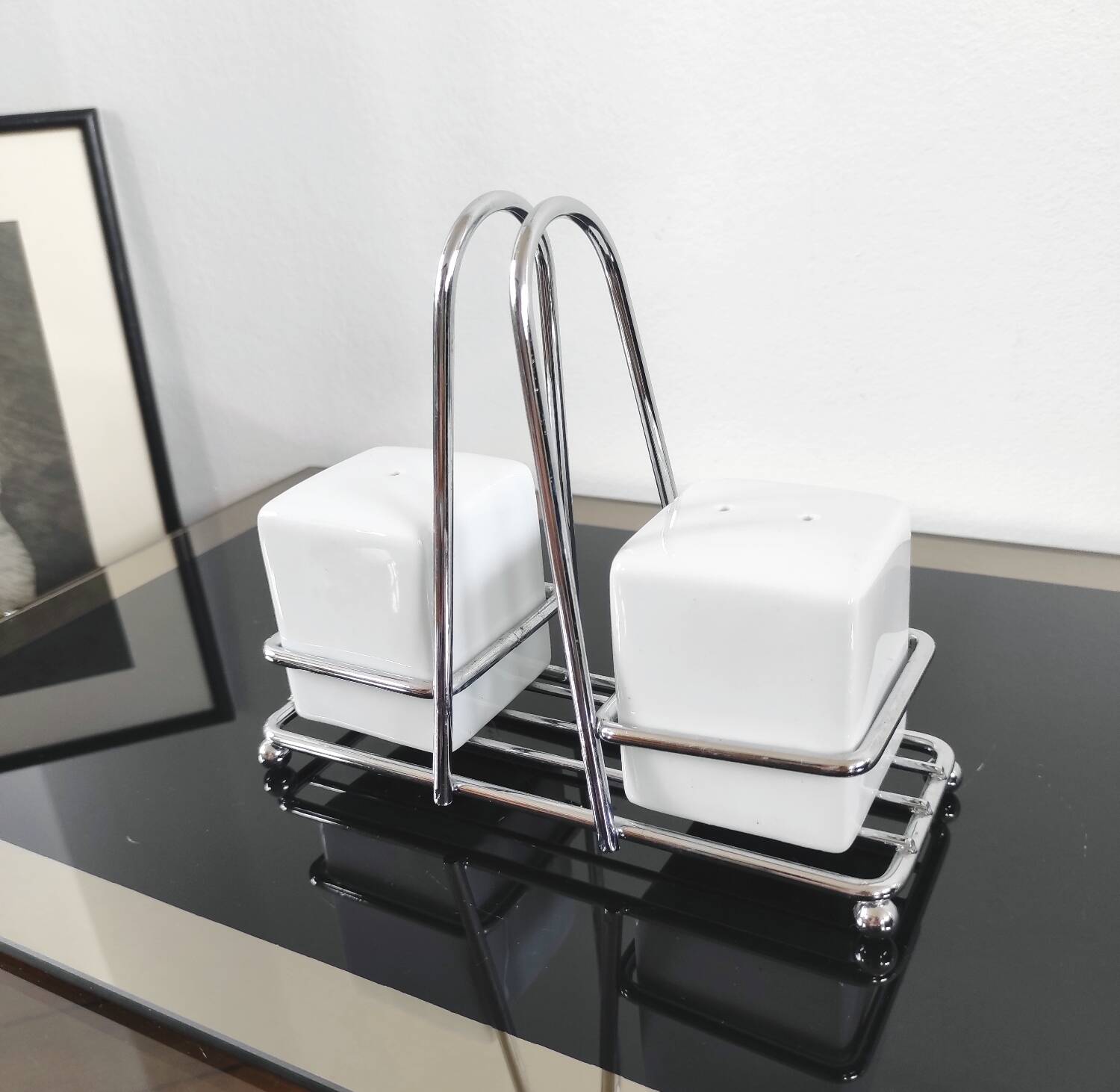 Vintage salt and pepper set – White ceramic and chrome metal