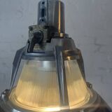 „Alma“ Ukrainische Industrieleuchte schwarz