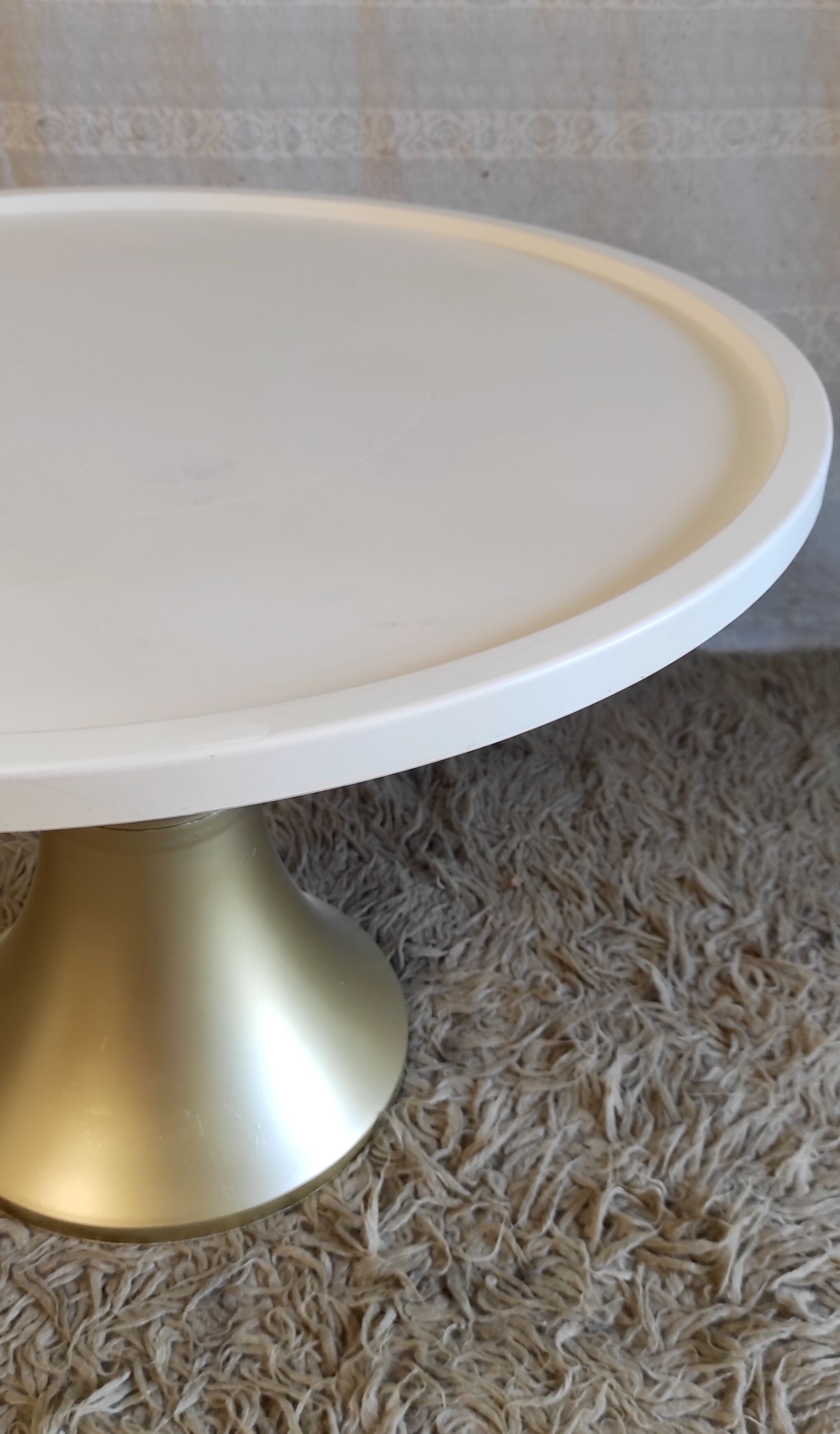 White and gold "tam tam" coffee table – 60s/70s