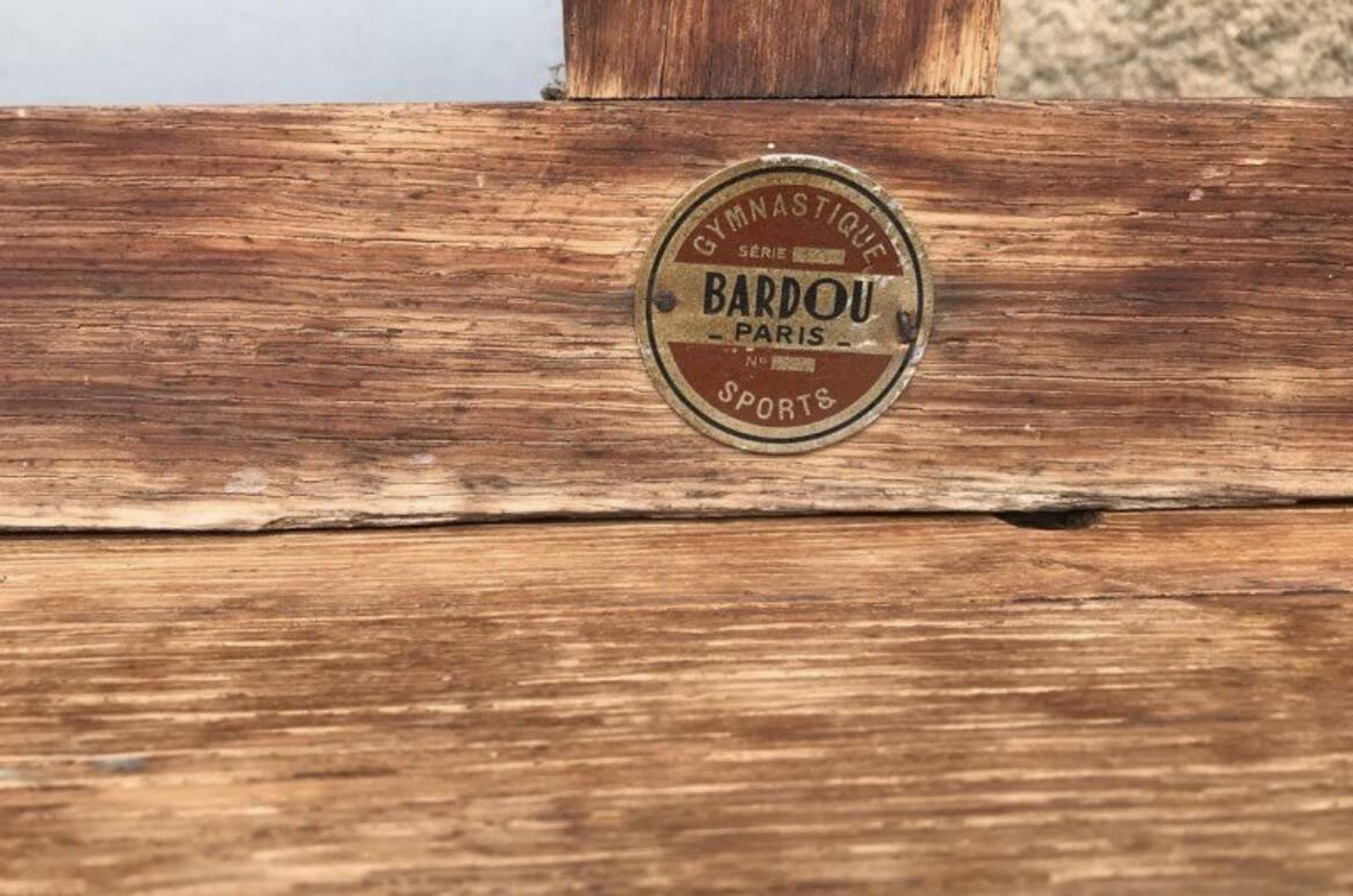 Ancien banc de gym en chêne massif Barbou sports paris