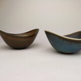 Mid-century pair of bowls by Rörstrand Sweden by Gunnar Nylund, 1950s.