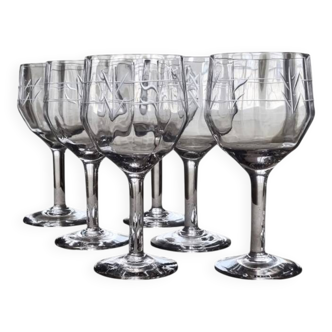 6 stemmed glasses