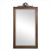 Miroir de style Louis XVI en noyer sculpté