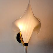 Applique fleur de lys blanche, verre de murano, Italie, 1970