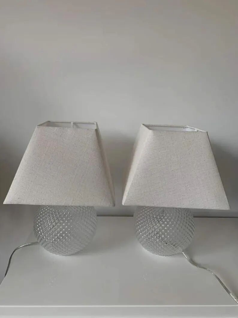 Set of 2 glass table lamps with diamond pattern.