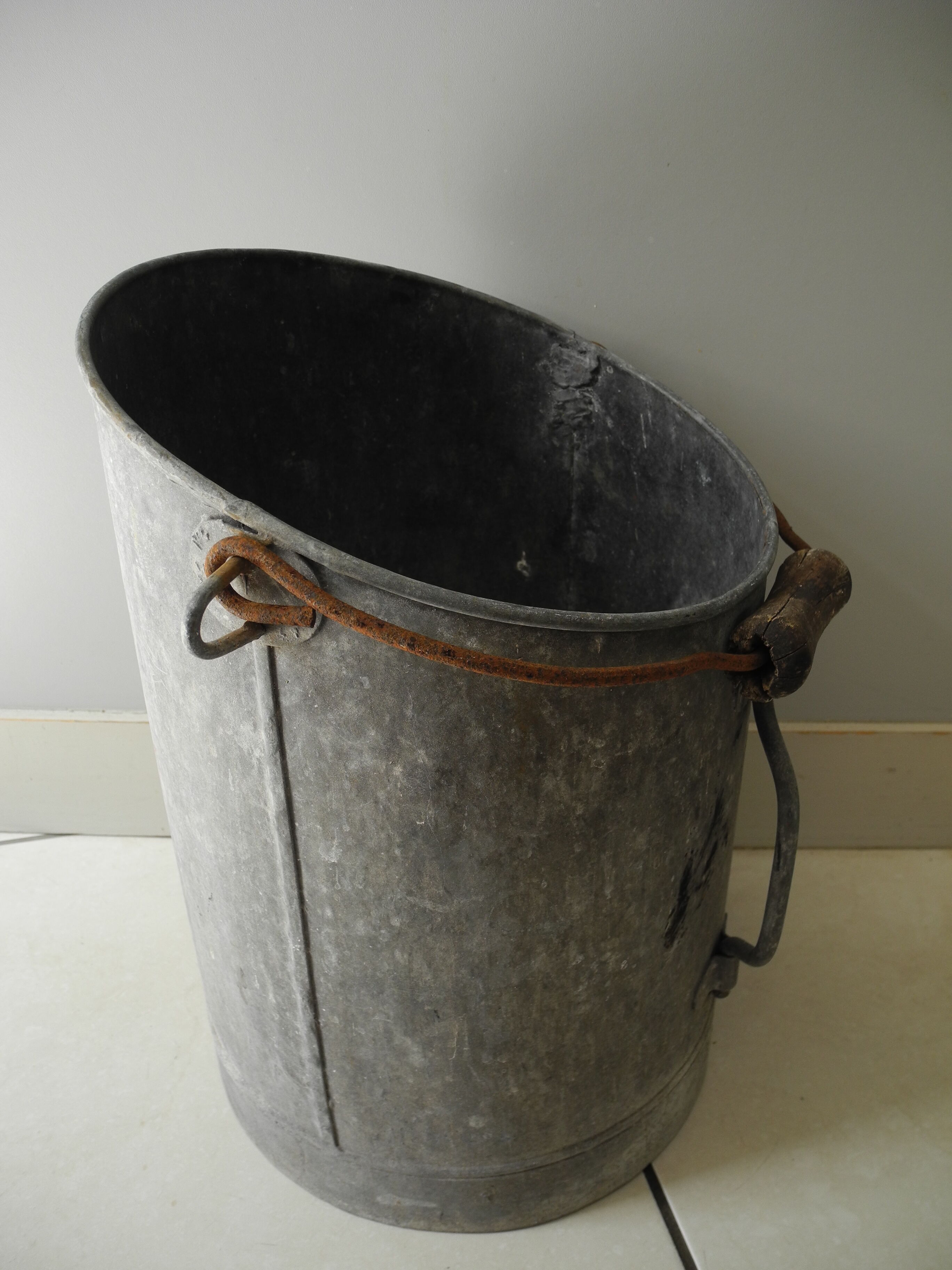 Old bucket coal zinc old zinc coal bucket zinkkohleeimer rustic decoration