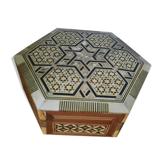 Jewelry box