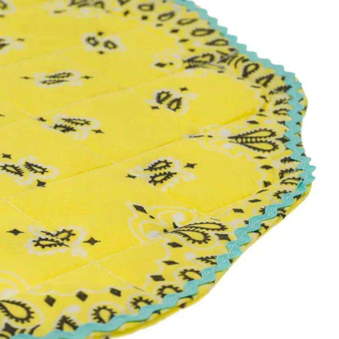 Bandana placemat - pale yellow
