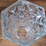Vase en verre moulé effet diamant